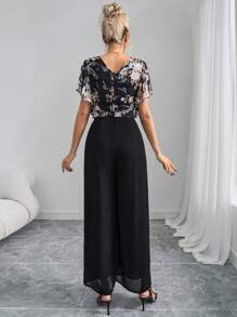 SHEIN Clasi 女士优雅浪漫花卉印花荷叶边袖 V 领拼接风格纯色阔腿连体裤，黑色长款