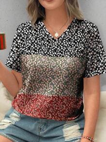 Plus Size Women V-Neck Casual Random Ditsy Floral Short Sleeve Top, For Summer