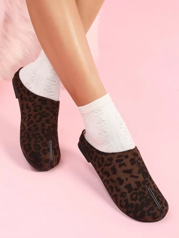 CUCCOO DOLLMOD Casual Leopard Print Women's Soft Toe Separating Shoes, Personalized Comfy Flat Mules Slip-On Loafers Valentine's Day
