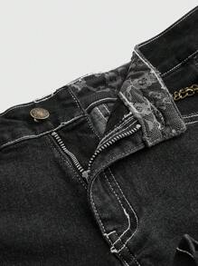 ROMWE Grunge Punk Vintage Chic Lace Patchwork Metal Chain Decor Low Waist Mini Denim Shorts - Black - View 3