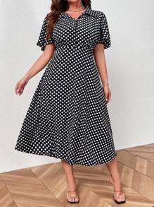 SHEIN Clasi Sukienka z krótkim rękawem i falbaniastym kołnierzykiem w dużym rozmiarze na lato