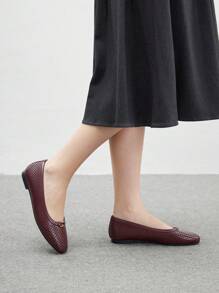 CUCCOO BIZCHIC Women's Minimalist Flat Slip-On Fashion Loafers, Casual Daily Wear