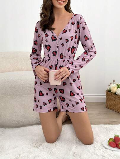 RueChic Damen Viskose V-Ausschnitt Soft Touch mit Knopf & Elastikhüfte mit kontrastfarbigem Leoparden-Herz-Muster Lounge-Jumpsuit