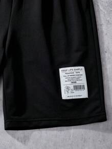 2 件套青少年男孩时尚街头服饰卡通印花休闲宽松圆领短袖 T 恤和针织运动短裤