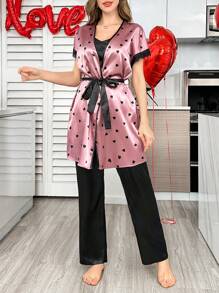 مجموعة من سراويل كامي ذات ظهر منخفض من الحرير الصناعي ذو موحد اللون وروب طباعة قلب من الحرير الصناعي