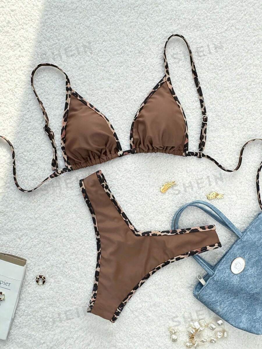 Set de 2 piezas de bikini con tiras de leopardo sexy, estampado aleatorio, parte superior de tirantes tipo halter y espalda de tirantes, con tiras laterales en la Bottom para el verano