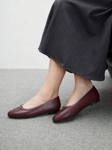 CUCCOO BIZCHIC Women's Minimalist Flat Slip-On Fashion Loafers, Casual Daily Wear