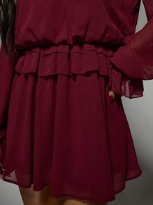 MISSGUIDED 荷叶边腰身迷你连衣裙，泡泡袖，V领，派对晚宴特殊场合雪纺连衣裙，层叠细节设计 - 酒紅色 - 查看 6