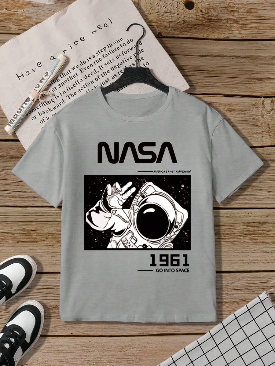 SHEIN 适合日常穿着的年轻男孩印花休闲简约 T 恤