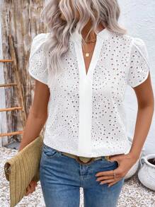 SHEIN LUNE Blouse femme à col en V ajouré, avec broderie florale sur les manches bouffantes. Idéale pour le printemps et l'été. - Blanc - Voir 1