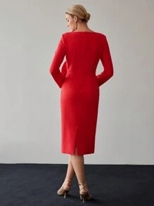 MOTF PREMIUM 纯色缺口领立体花朵修身中长连衣裙 - 紅色 - 查看 8