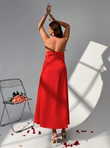 SHEIN Privé 情人节红色缎面露背蝴蝶结连衣裙 - 紅色 - 查看 2