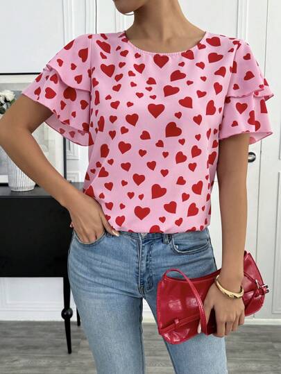SHEIN LUNE Blusa de mujer con estampado de corazón, cuello redondo y mangas con volantes en forma de mariposa