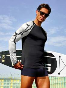 Manfinity Men's Batik Print Round Neck Raglan Sleeve Surfing T-Shirt - Black and White - View 4