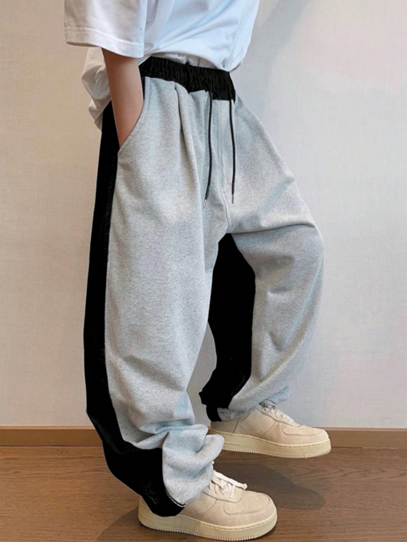 SHEIN Manfinity Dauomo Men's Fashion Contrast Color Drawstring Waist Pocket Loose Fit Casual Sweatpants