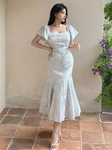 DAZY Gaun Midi Wanita Model Ekor Ikan dengan Leher Persegi, Motif Bunga, dan Lengan Berkerut - Biru - View 5