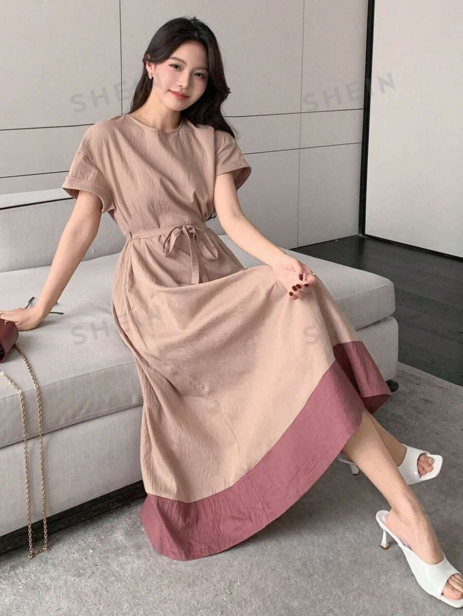 DAZY Damen einfarbiges Patchwork-Kleid mit rundem Ausschnitt, kurzen Ärmeln, einfaches Casual-Kleid, Sommerkleid, Maxikleid - Pink - Übersicht 1