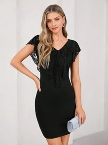 SHEIN Clasi Vestido mini ajustado de mujer con escote en V y encaje, casual y de moda para uso diario