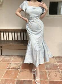 DAZY Gaun Midi Wanita Model Ekor Ikan dengan Leher Persegi, Motif Bunga, dan Lengan Berkerut - Biru - View 6