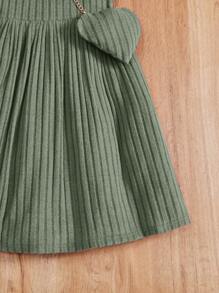 SHEIN Tween女孩針織純色休閒短袖連衣裙，配心形斜挎包