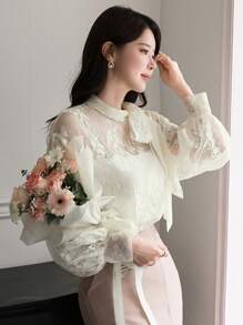 DAZY Blusa de mujer holgada, de encaje, transparente, con cuello de cinta, adecuada para reuniones, citas y salidas nocturnas