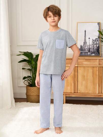 SHEIN 青少年男孩休闲简约条纹图案圆领口袋 T 恤和裤子 2 件套睡衣休闲套装