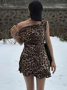 DAZY Vestido de mujer con cuello en pico floral, sin mangas, con estampado de leopardo, cintura ceñida, para vacaciones/playa, vestido drapeado de primavera/verano con estampado de leopardo, vestido de un hombro, vestido de lechera, mini vestido con estampado de guepardo, blusas casuales de mujer con hombros descubiertos - Caqui - Ver 5