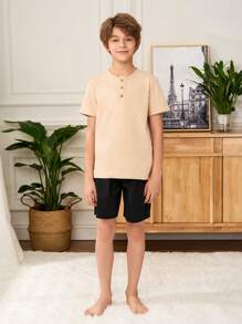 SHEIN Tween Jungen Lässig Minimalist Set aus Halbreißverschluss Rundhalspullover Kurzarm und Shorts, locker und bequeme Pyjama Outfit, 2 Teile