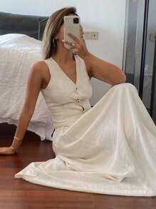 DAZY 2 件套女士套装：纯色单排扣背心和亚麻褶皱 A 字裙