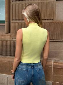 Forever 21 女士纯色立领无袖短款修身针织上衣，黄色 - 黃色 - 查看 2