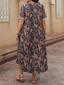 Breezaya 大码女式情人节花卉印花拼布蕾丝边常规版型 V 领短袖凉爽连衣裙、减压装、优雅时尚、夏季家居服、春假节日波西米亚风 - 彩色 - 查看 2