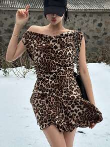 DAZY Vestido de mujer con cuello en pico floral, sin mangas, con estampado de leopardo, cintura ceñida, para vacaciones/playa, vestido drapeado de primavera/verano con estampado de leopardo, vestido de un hombro, vestido de lechera, mini vestido con estampado de guepardo, blusas casuales de mujer con hombros descubiertos - Caqui - Ver 1