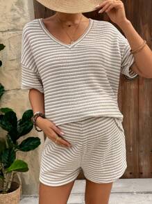 SHEIN Maternity Casual V-Neck Short Sleeve Top With Adjustable Elastic Waist Shorts Loose 2pcs Outfit Set