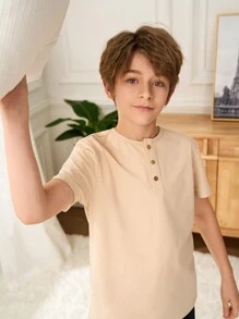 SHEIN Tween Jungen Lässig Minimalist Set aus Halbreißverschluss Rundhalspullover Kurzarm und Shorts, locker und bequeme Pyjama Outfit, 2 Teile