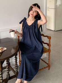 DAZY 女式蝴蝶结吊带牛仔连衣裙 - 深色水洗藍 - 查看 1