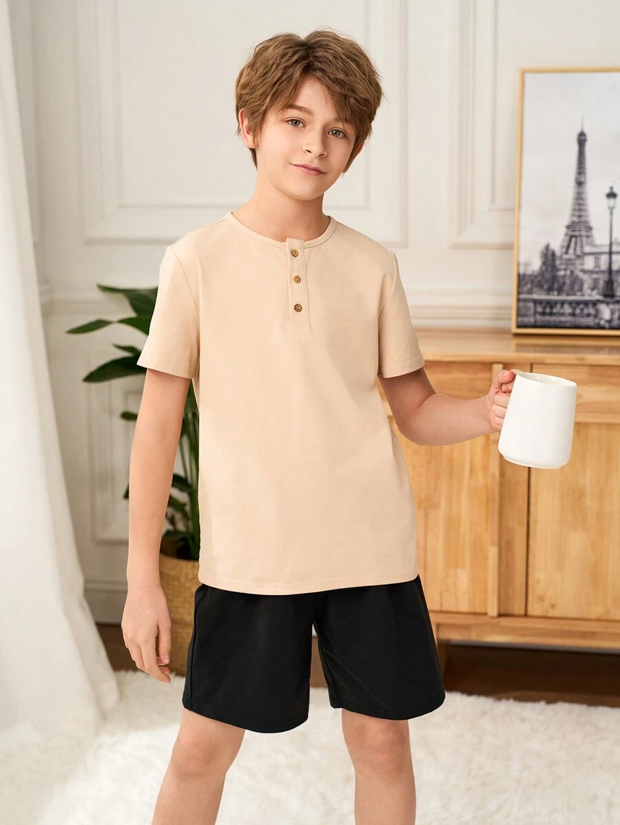 SHEIN Tween Jungen Lässig Minimalist Set aus Halbreißverschluss Rundhalspullover Kurzarm und Shorts, locker und bequeme Pyjama Outfit, 2 Teile