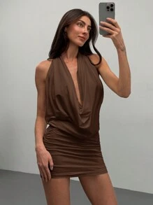 Aloruh 极简主义通勤年轻街头复古挂脖深 V 极度露背修身棕色女式连衣裙 - 棕色 - 查看 3
