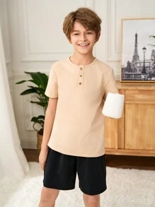 SHEIN Tween Jungen Lässig Minimalist Set aus Halbreißverschluss Rundhalspullover Kurzarm und Shorts, locker und bequeme Pyjama Outfit, 2 Teile