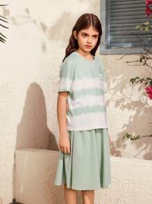 SHEIN 2 Pieces Set For Tween Girl,Sage Green Summer Casual Elegant School Outfit,Round Neck Short-Sleeve T-Shirt Paired With A Skirt,Soft Skin-Friendly Set - Green - View 3