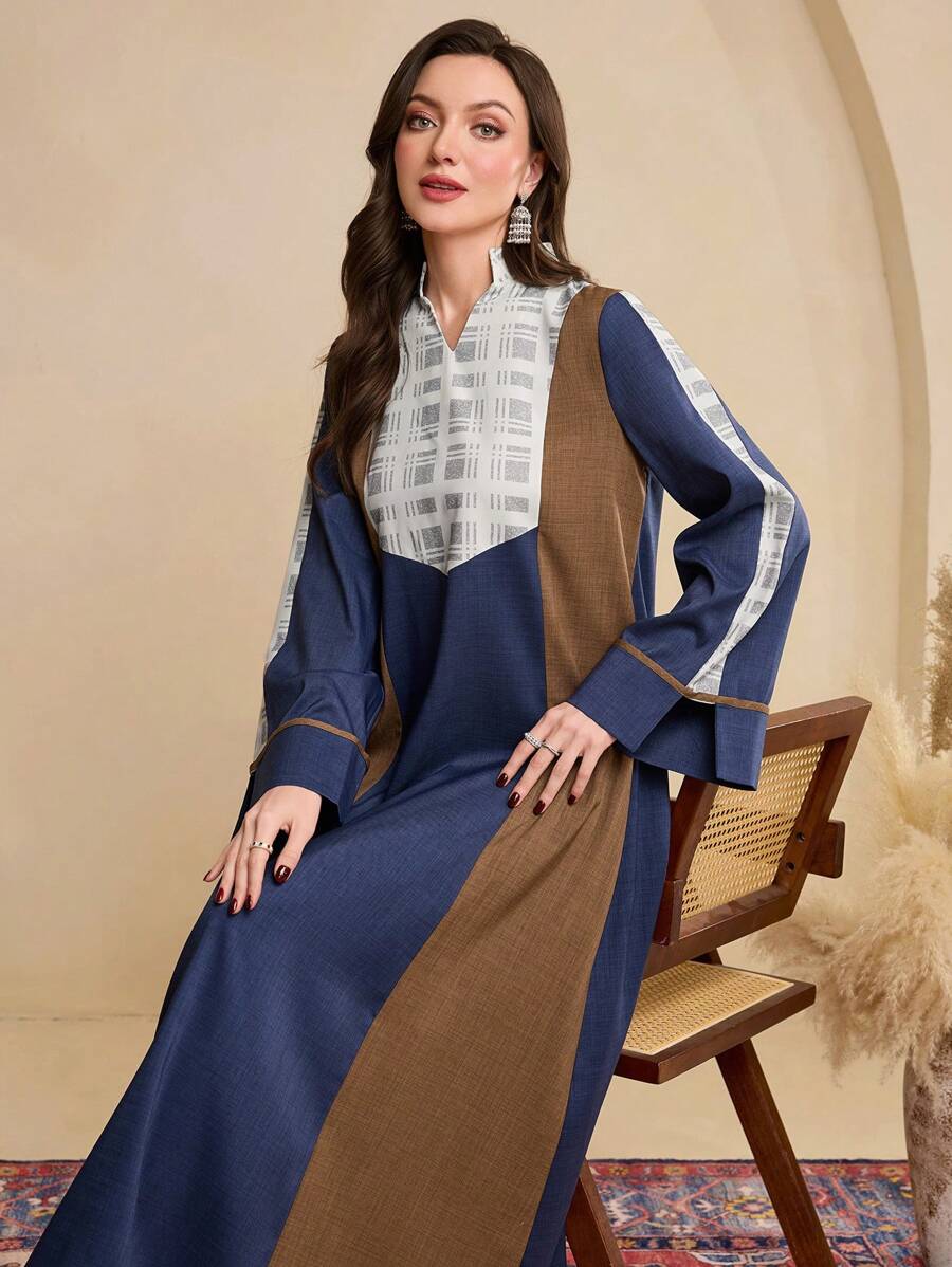 Al Najma رمضان فستان ماكسي أنيق على طراز دبي ذو طابع جنوب شرق آسيوي أنيق وبسيط، بياقة واقفة وأكمام طويلة مع تصميم ألوان متباينة، مناسب للاستخدام في العطلات وكافتان وجلابية - الأزرق - مشاهدة 1