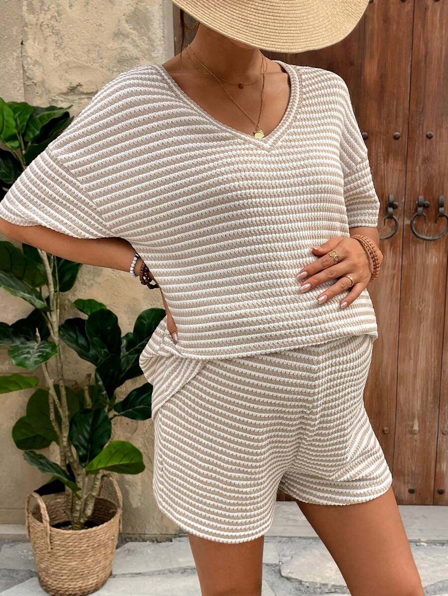 SHEIN Maternity Casual V-Neck Short Sleeve Top With Adjustable Elastic Waist Shorts Loose 2pcs Outfit Set