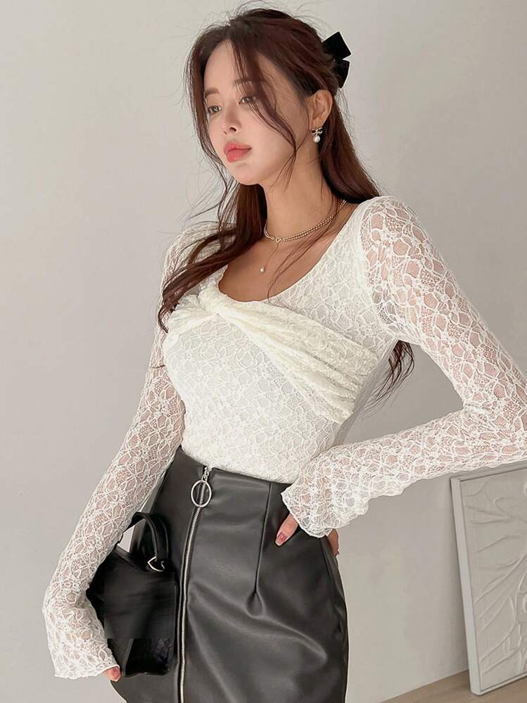 DAZY 女式蕾丝拼布扭纹高领长袖紧身 T 恤，白色，春夏、秋季女装 - 白色 - 查看 4