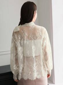DAZY Blusa de mujer holgada, de encaje, transparente, con cuello de cinta, adecuada para reuniones, citas y salidas nocturnas