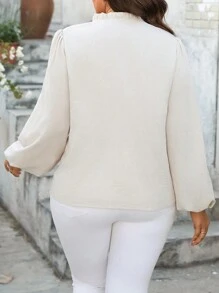 SHEIN Clasi Blusa de manga larga con cuello de volantes, panel de encaje de contraste y unicolor para mujeres de tallas grandes