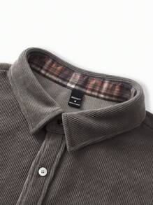 Manfinity Homme Camisa casual de manga larga con bolsillo y botones de unicolor para hombres de talla grande