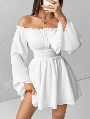 SHEIN PETITE Weißes Kleid mit Rüschenbesatz und Volantärmeln und Glockenärmeln, Off-Shoulder