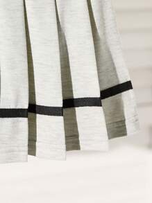 SHEIN 2 件套，女婴春夏学院风，短袖半开领衬衫和百褶裙