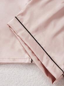 3 件套少女缎面面料长袍带玫瑰装饰，吊带背心和短裤，柔软，亲肤，优雅，粉色 - 彩色 - 查看 3