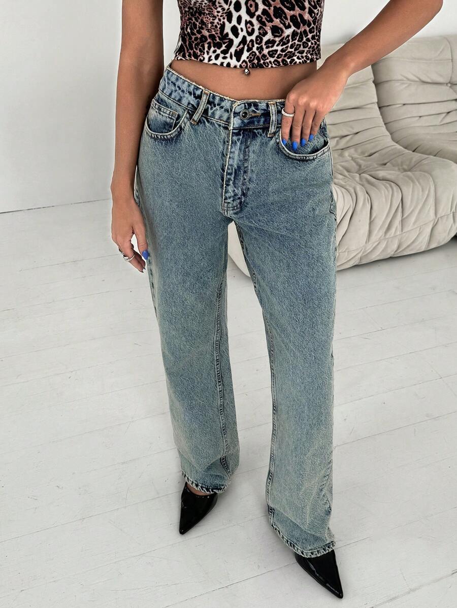 EURMUSE Women Mid-Rise Pocketed Straight Leg Casual Versatile Jeans - Medium Wash - View 1