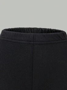 SHEIN 2pcs/Set Little Girls Black Solid Color Comfortable Short Base Layer Leggings - Black - View 3